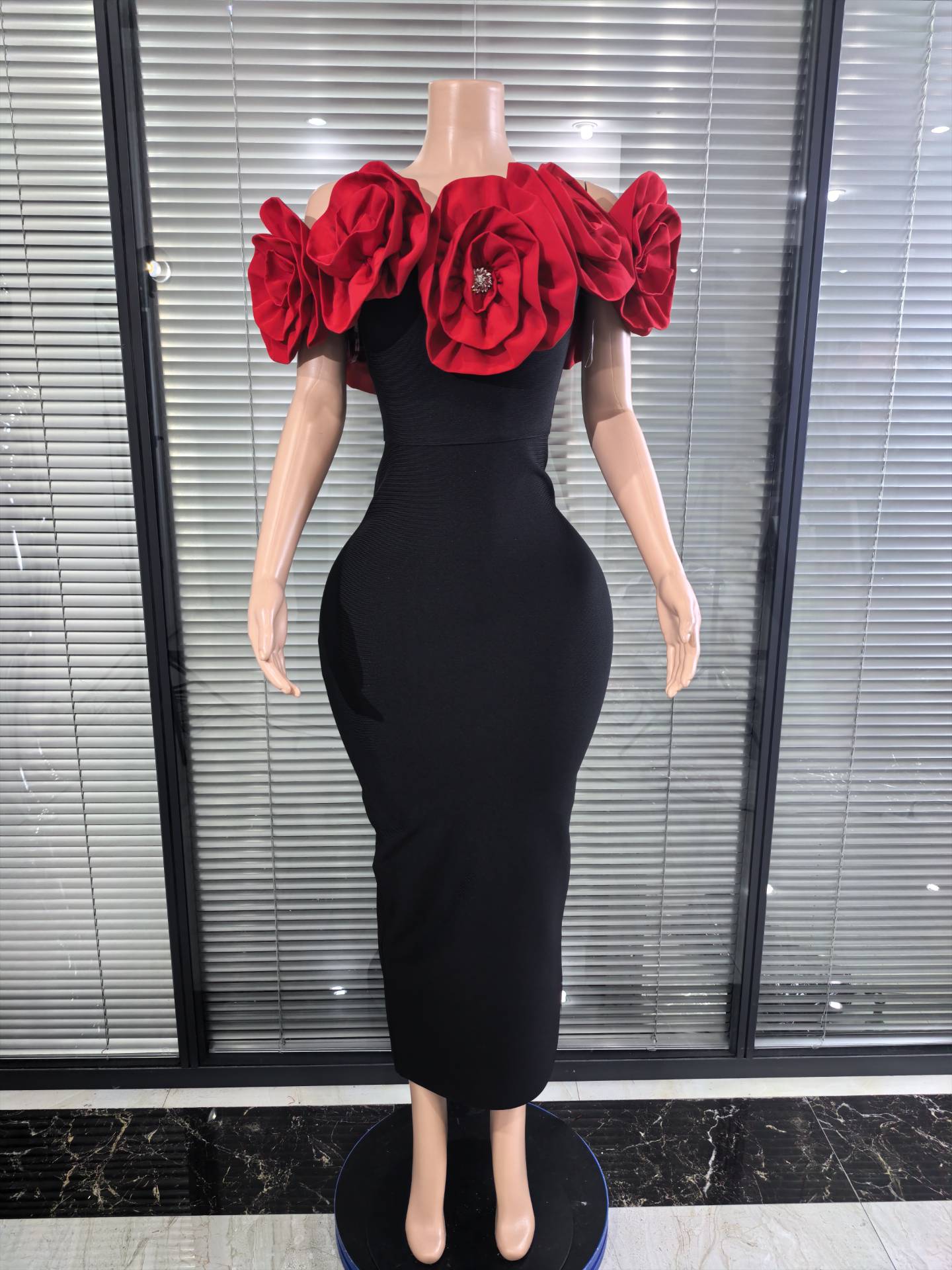 أحمر أبيض المرأة مثير حمالة ال - مراجعة Women'S Red Formal Wear وسعره