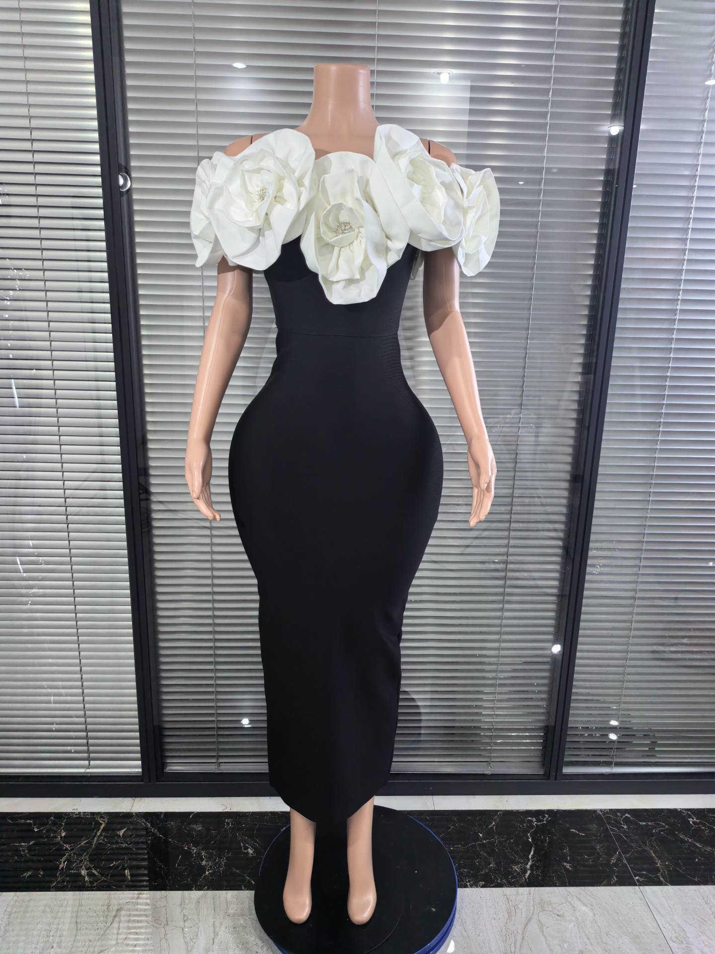 أحمر أبيض المرأة مثير حمالة ال - مراجعة Women'S Red Formal Wear وسعره